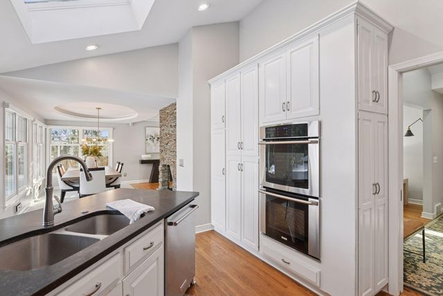 5521 Halifax Lane, Edina, MN 55424