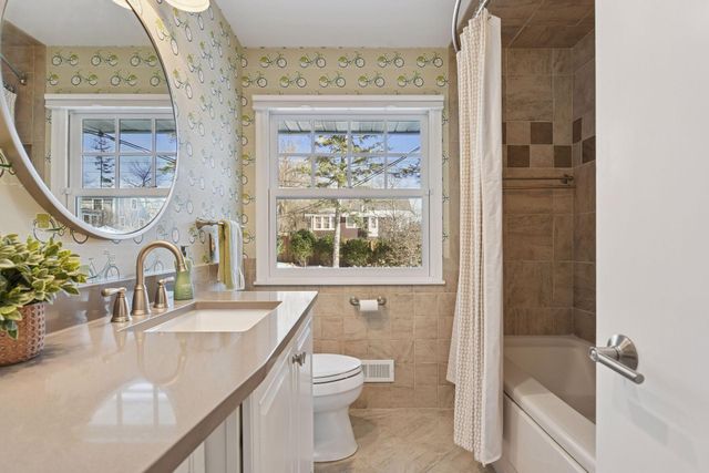 5521 Halifax Lane, Edina, MN 55424