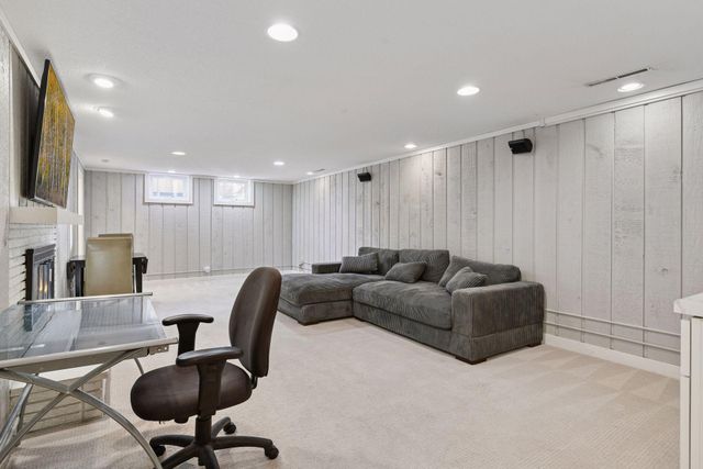 5521 Halifax Lane, Edina, MN 55424