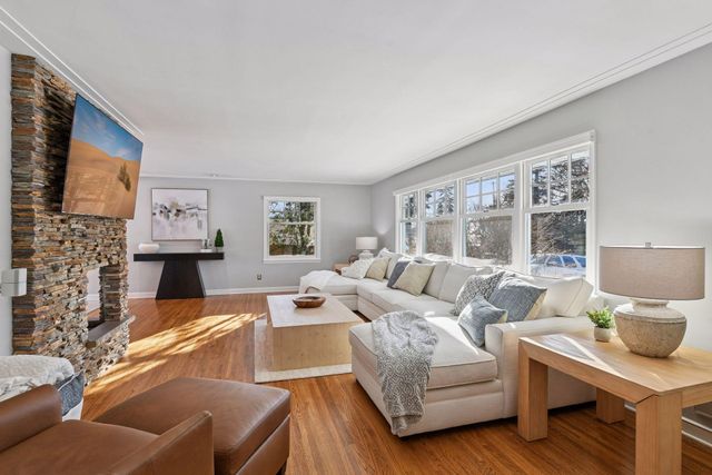 5521 Halifax Lane, Edina, MN 55424