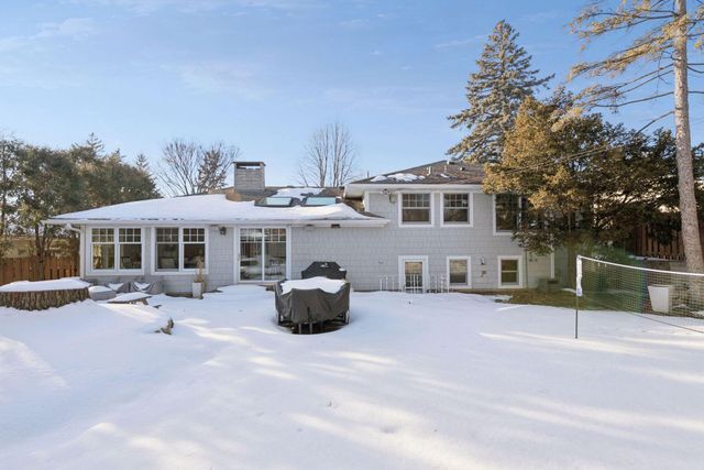 5521 Halifax Lane, Edina, MN 55424