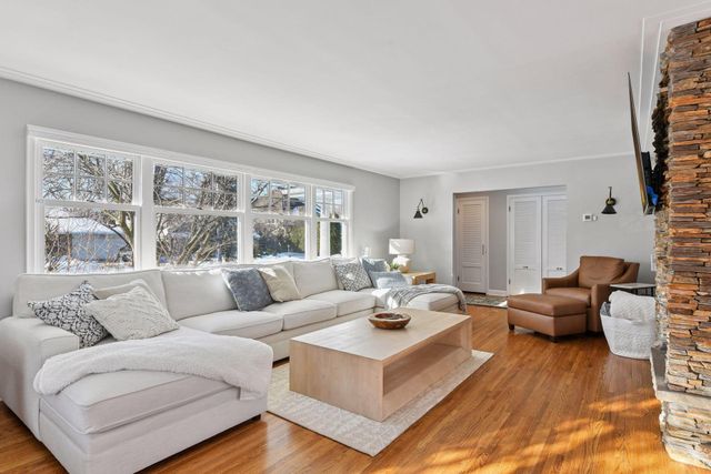 5521 Halifax Lane, Edina, MN 55424