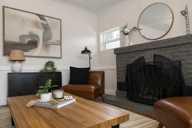 2010 X St, Sacramento, CA 95818
