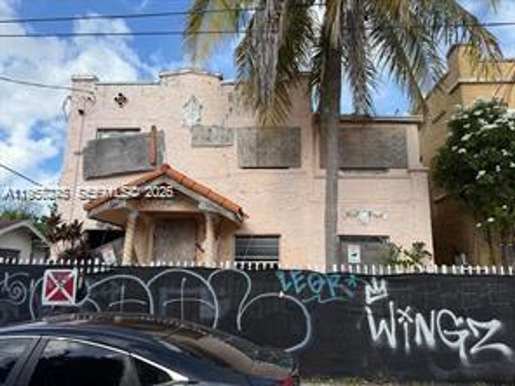 329 SW 10th Avenue, Miami, FL 33130