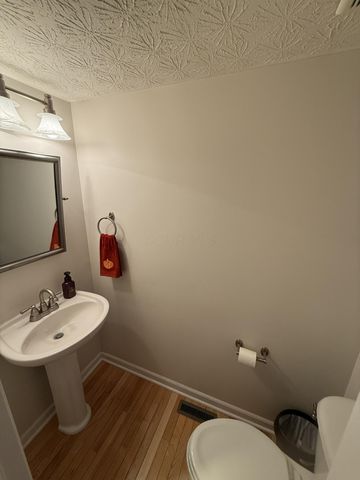 2230 Seton Drive, Lewis Center, OH 43035