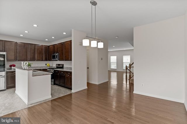 13258 MAPLE CREEK LN, Centreville, VA 20120