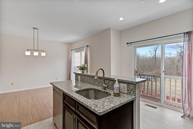 13258 MAPLE CREEK LN, Centreville, VA 20120