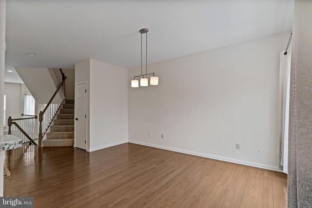 13258 MAPLE CREEK LN, Centreville, VA 20120