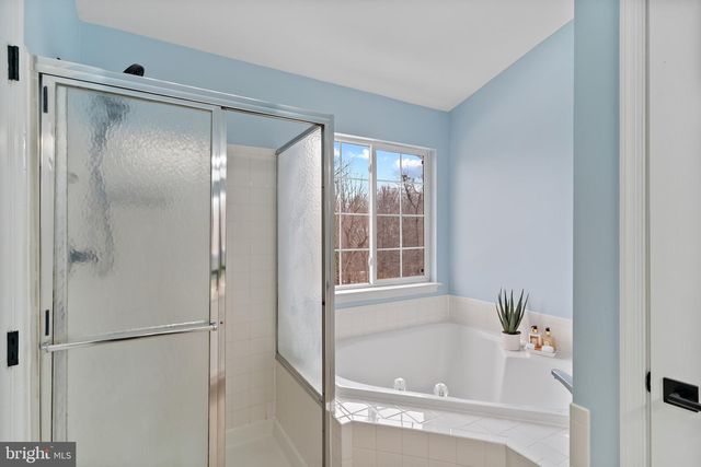 13258 MAPLE CREEK LN, Centreville, VA 20120