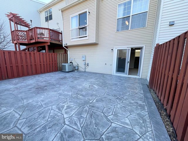 13258 MAPLE CREEK LN, Centreville, VA 20120