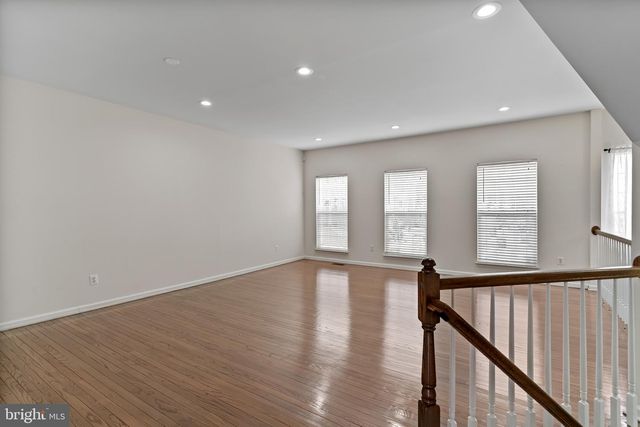 13258 MAPLE CREEK LN, Centreville, VA 20120