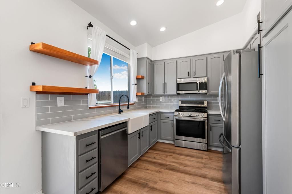 Image 7 of property listing at 5324 Villa Mallorca Place, Camarillo, CA 93012
