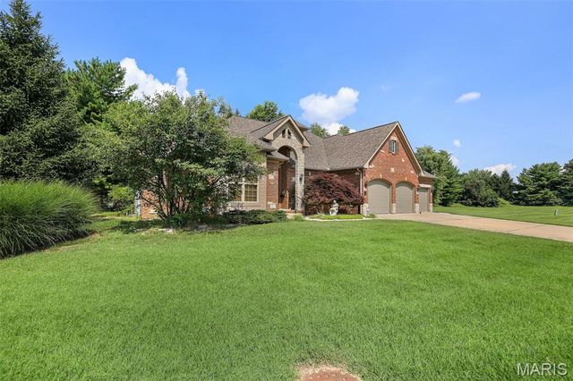 101 Fountain Drive, Glen Carbon, IL 62034