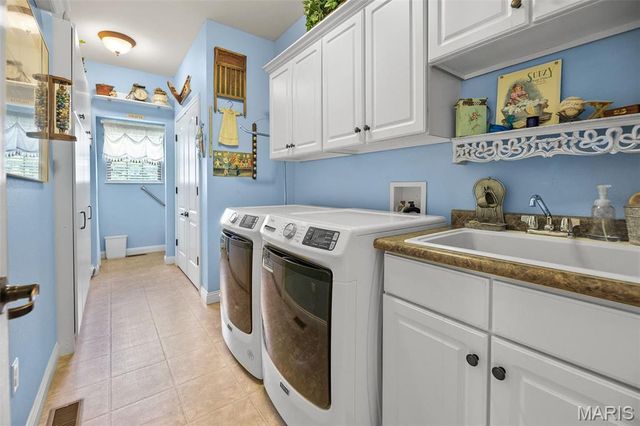 101 Fountain Drive, Glen Carbon, IL 62034