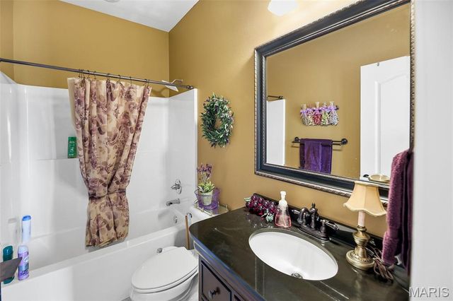 101 Fountain Drive, Glen Carbon, IL 62034