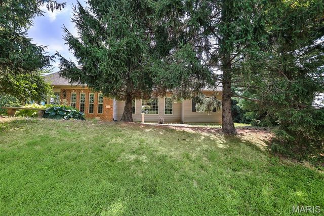 101 Fountain Drive, Glen Carbon, IL 62034