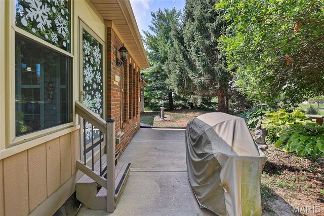 101 Fountain Drive, Glen Carbon, IL 62034