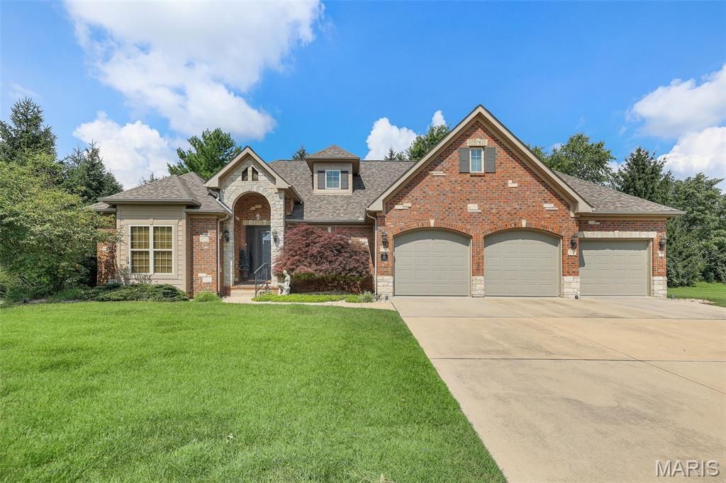 101 Fountain Drive, Glen Carbon, IL 62034
