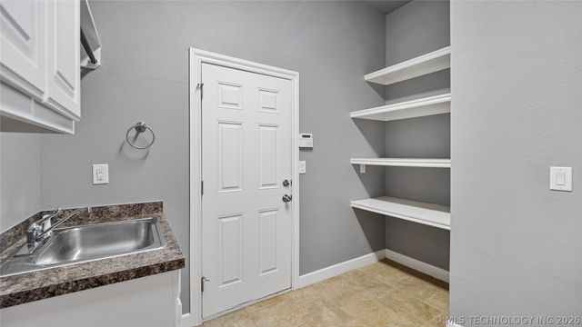 4301 N Walnut Avenue, Broken Arrow, OK 74012