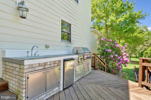 15820 HUNTON LN, Haymarket, VA 20169