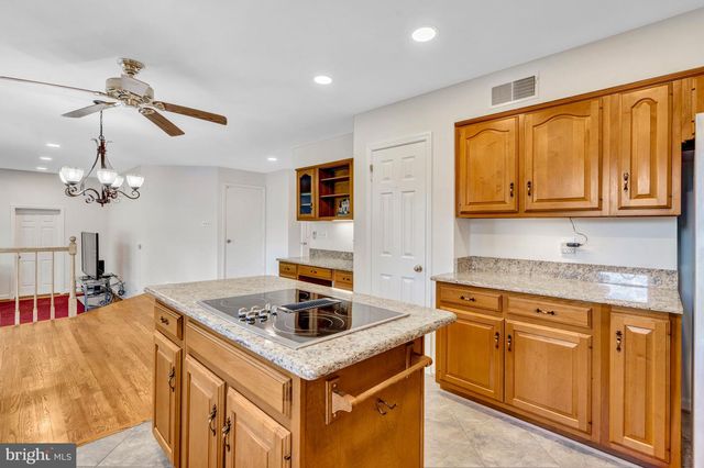 15820 HUNTON LN, Haymarket, VA 20169