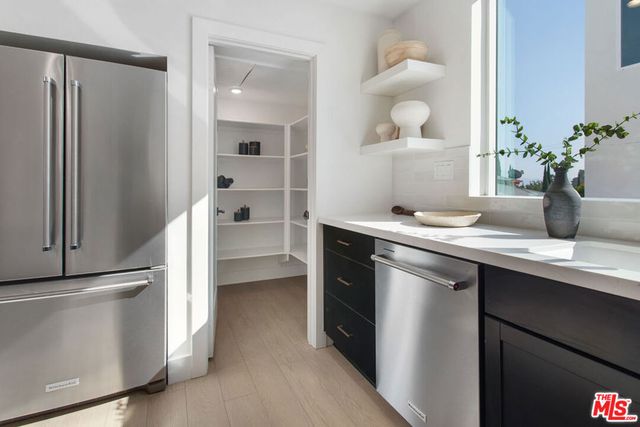 11216 W Lyon Lane 13, North Hollywood, CA 91606