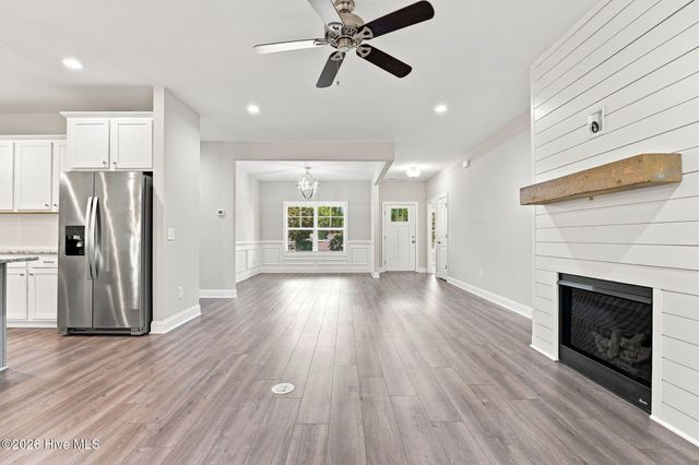 129 Devonshire Avenue W, Seven Lakes, NC 27376