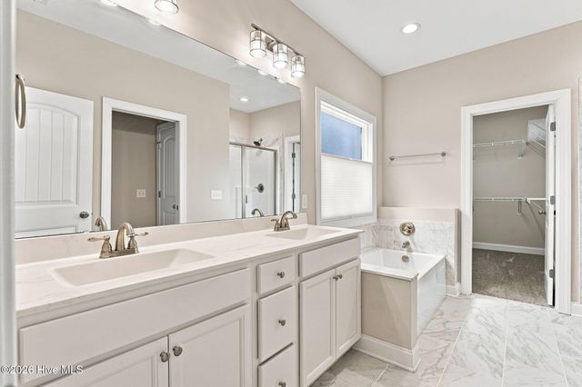 129 Devonshire Avenue W, Seven Lakes, NC 27376