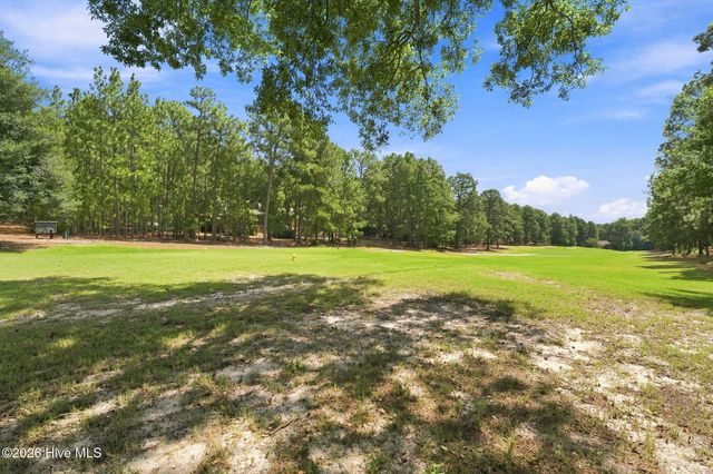 129 Devonshire Avenue W, Seven Lakes, NC 27376