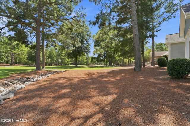 129 Devonshire Avenue W, Seven Lakes, NC 27376