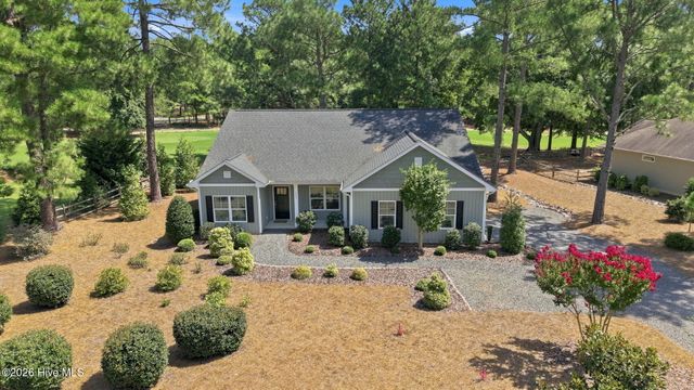 129 Devonshire Avenue W, Seven Lakes, NC 27376