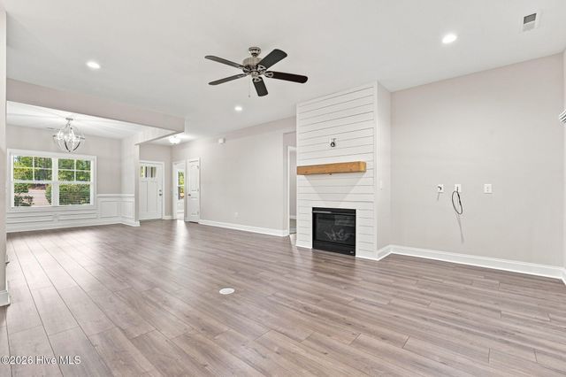 129 Devonshire Avenue W, Seven Lakes, NC 27376
