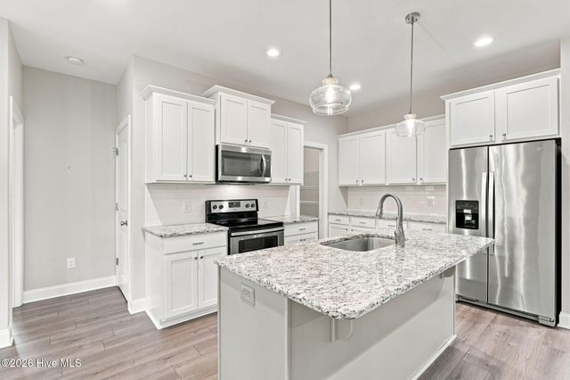 129 Devonshire Avenue W, Seven Lakes, NC 27376