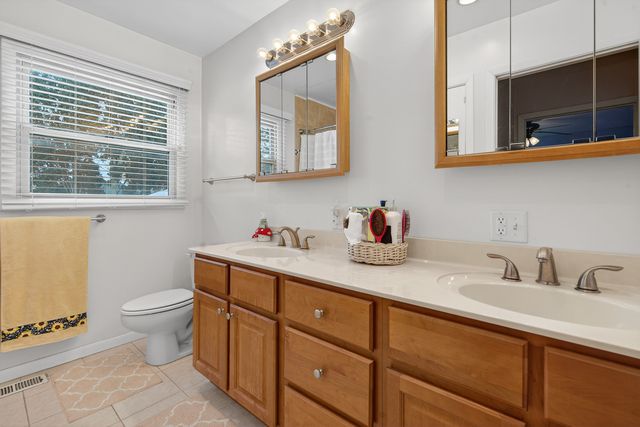 847 Division Street, Northbrook, IL 60062