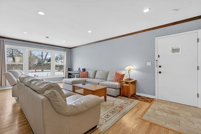 847 Division Street, Northbrook, IL 60062