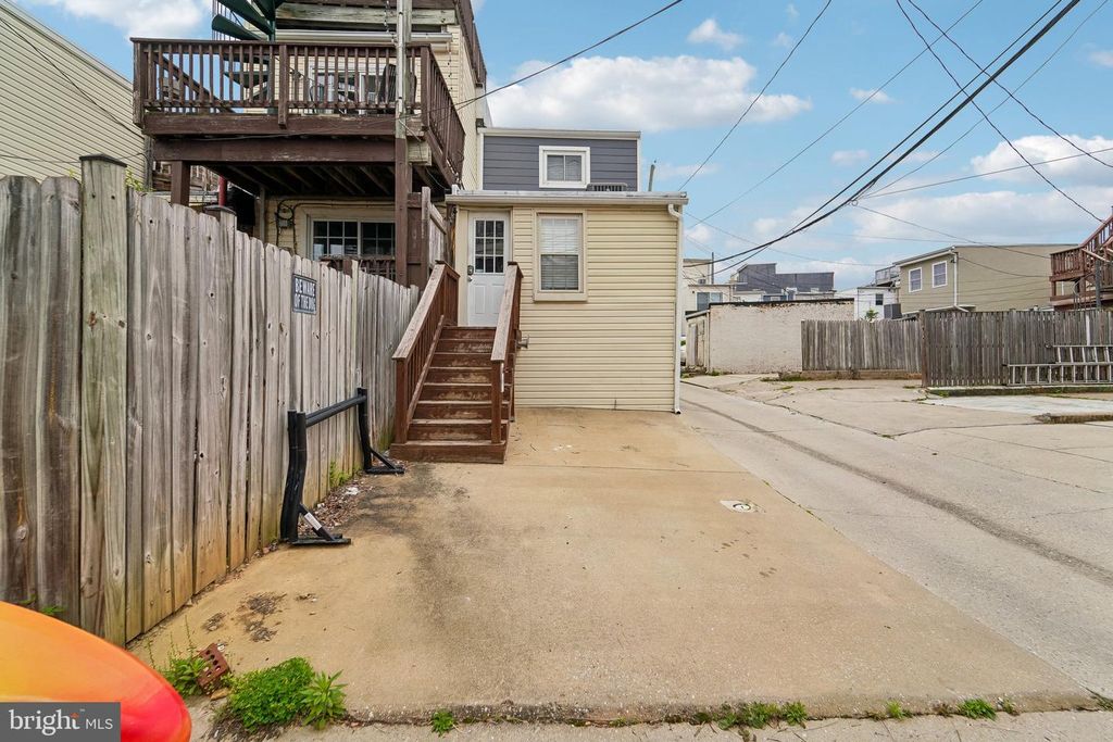 Image 21 of property listing at 1620 MARSHALL ST, Baltimore, MD 21230