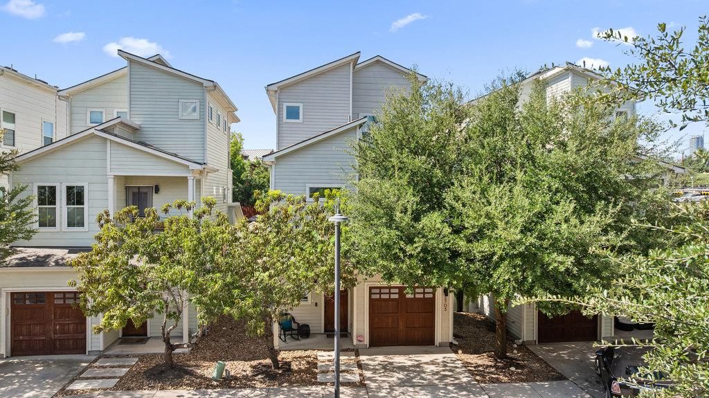 2703 Halcyon DR 8, Austin, TX 78702