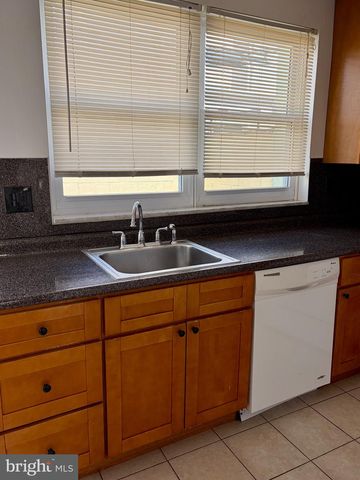 355 MERCY ST, Philadelphia, PA 19148