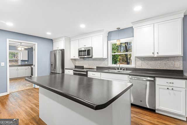 101 Fisher Drive, Hartwell, GA 30643