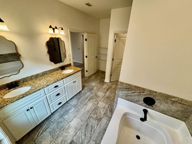 106 Cabrio Way, Headland, AL 36345