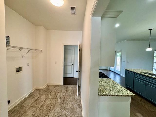 106 Cabrio Way, Headland, AL 36345