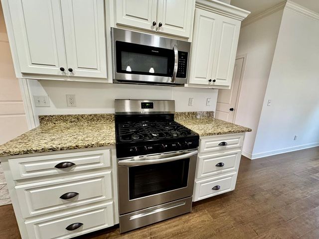 106 Cabrio Way, Headland, AL 36345