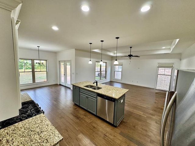 106 Cabrio Way, Headland, AL 36345