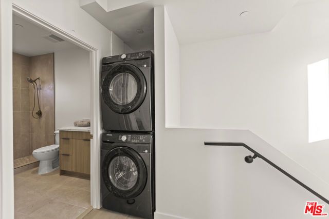 19025 Bassett Street, Los Angeles, CA 91335