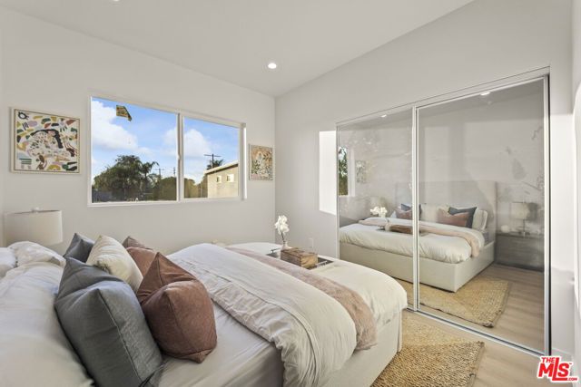 19025 Bassett Street, Los Angeles, CA 91335