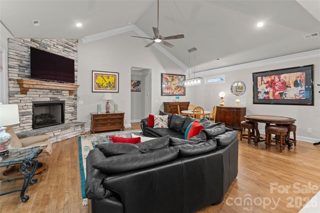 5106 Silver Trace Lane, Denver, NC 28037