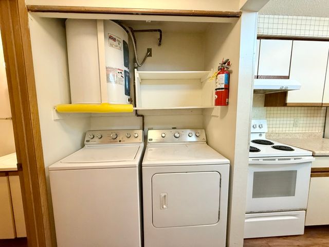 906 Benton Drive 14, Iowa City, IA 52246