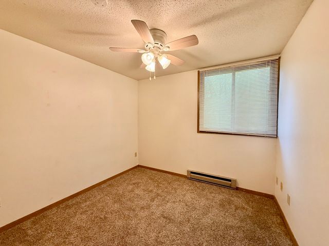 906 Benton Drive 14, Iowa City, IA 52246