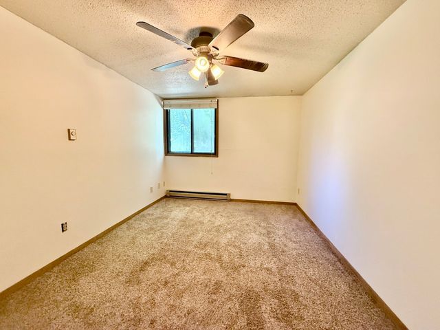 906 Benton Drive 14, Iowa City, IA 52246