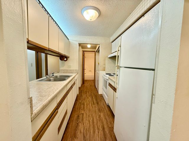906 Benton Drive 14, Iowa City, IA 52246
